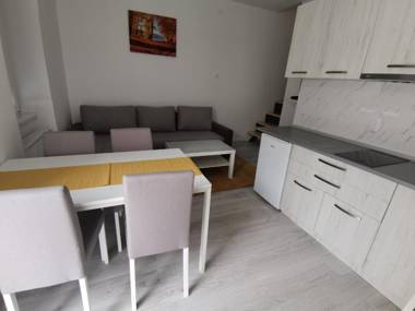 RIS CENTRAL Apartments