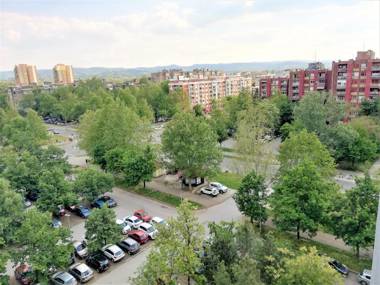 MILICA 65m2 Free parking & Wi-fi