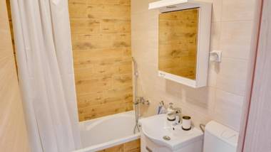 MILICA 65m2 Free parking & Wi-fi