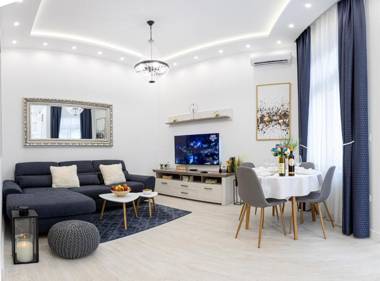 Theatre Square Apartments