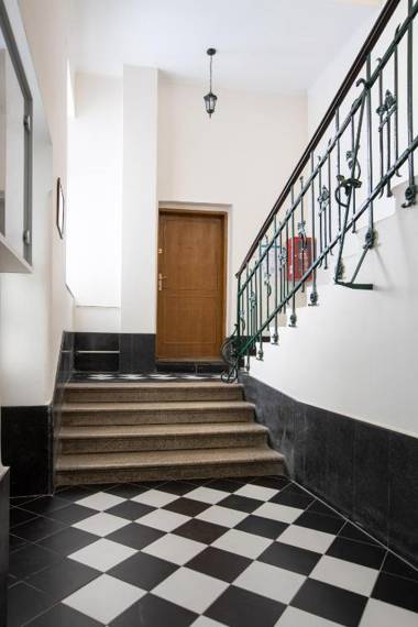 Theatre Square Apartments