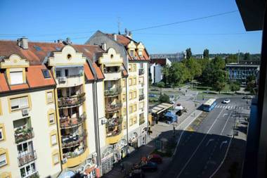 Tesla 70 Apartment with parking place in the garage