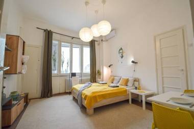 Pavla Papa Studio - Bright & central