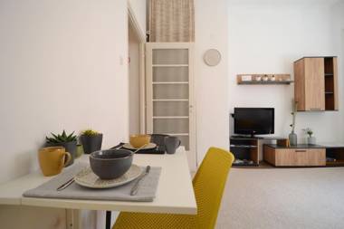 Pavla Papa Studio - Bright & central