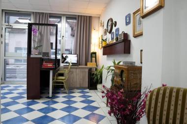 ONLY ONE APARTMENTS-city center