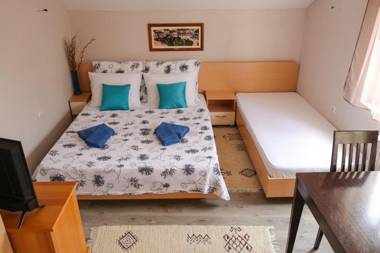 Studio Apartments Konak Maksimović