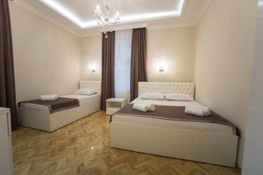 Center Deluxe Garni Hotel