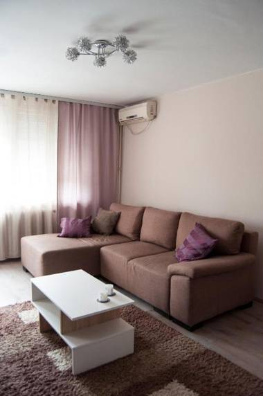 Central Apartment with boulevard view