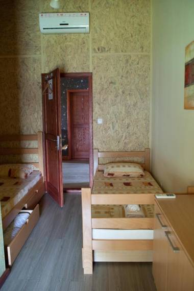 San Art Floating Hostel & Apartments