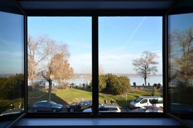 Side One Design Hotel Garni