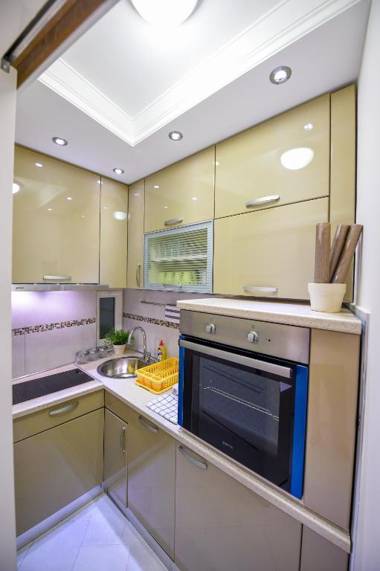 Apartment Sweet House Politika