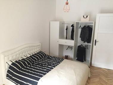 Bright Apartment Central