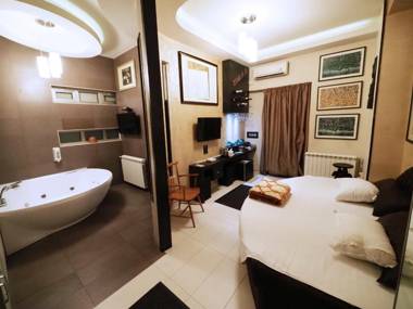 KennedyLux Apartment