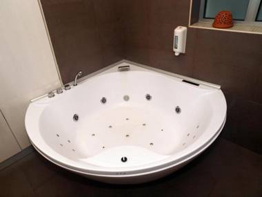 KennedyLux Apartment