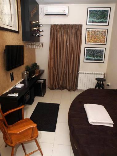 KennedyLux Apartment