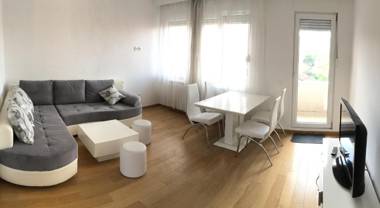 D2 - Cosy Downtown Apartment