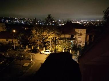 Apartments & Rooms LUG-MDL