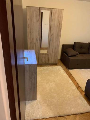 Mikina Oaza Mikas Oasis