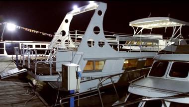 Free Room Boat Apartment