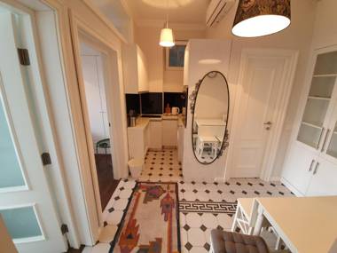 Belgrade Center Apartment Slavija Square III