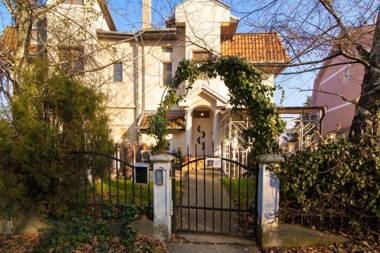 Penthouse ''Lookout''