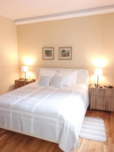 St Sava Temple - Smiljaniceva Urban Downtown Apartment