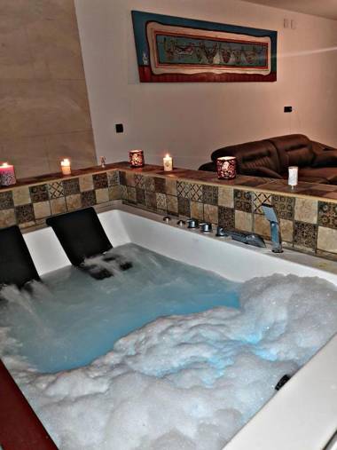 Monte Cristo villa on water