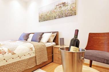Best time for Intermezzo Apartment