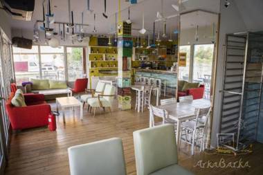 ArkaBarka Floating Hostel and Apartments