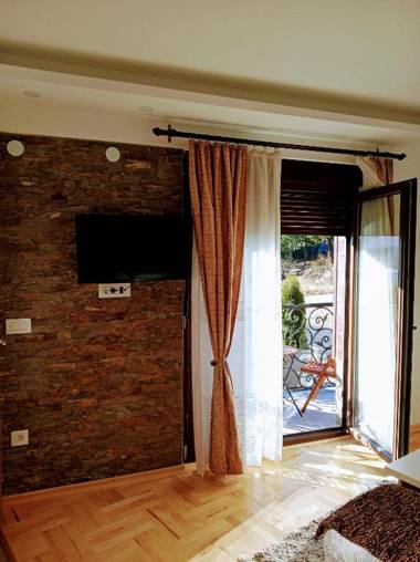 apartman PEJNOVIC primamo VAUCERE
