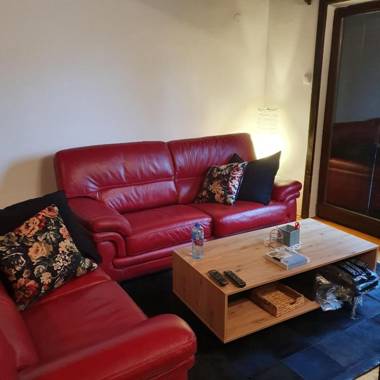 Planinska kuća sa dvorištem