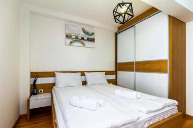 “Apartment Golden Peace”