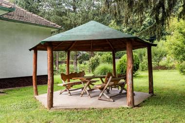 Bogoljubova vinska koliba