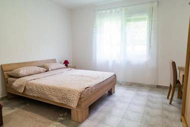 Bogoljubova vinska koliba