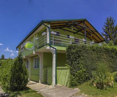 Green House Pool Apartments