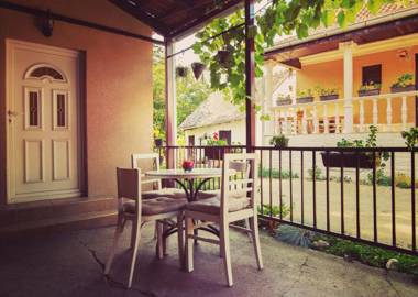 Vrdnik apartmani Sara