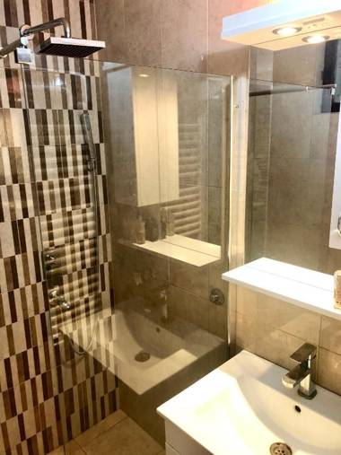 Apartment on a river avenue