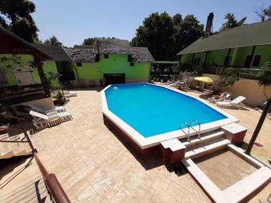 Pool and Villa Splav Dunavac