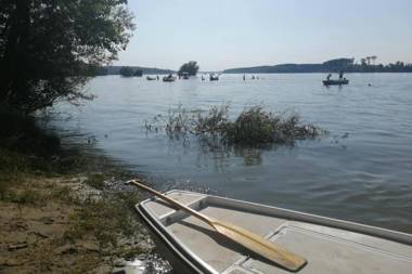 Captain's house on the Danube river with pool