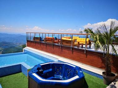 Above the Valley P86 - Milmari Resort