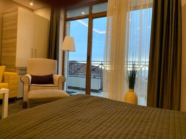 Milmari Mountain view - I11