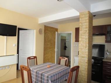 Holiday Lux Apartment