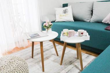 EMA LUX APARTMENTS & Free Parking