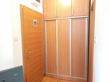 EMA LUX APARTMENTS & Free Parking