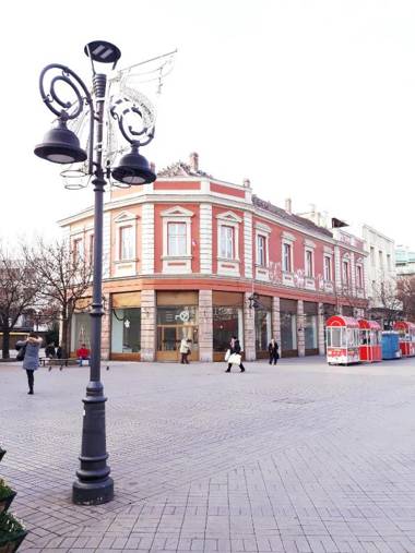 Prenociste Nikolas Grand