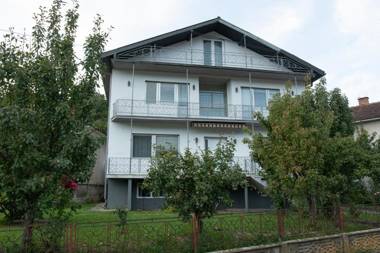 Kuća za odmor ŽIVKOVIĆ - STRMOSTEN