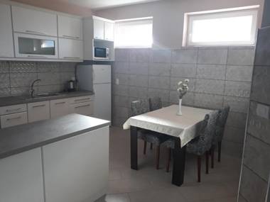 Andi Apartman