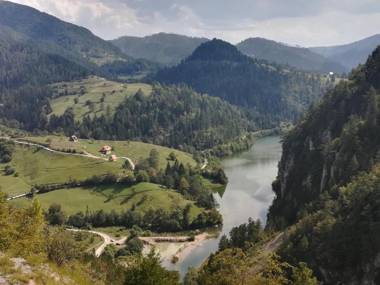 Apartment ''Planinsko selo''