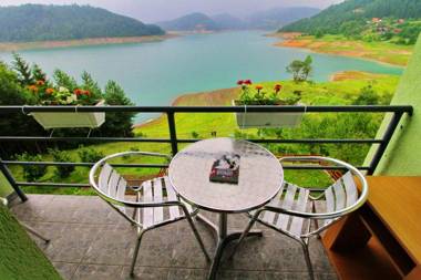 Tara lake apartments