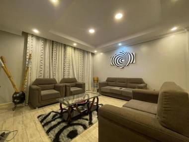 Lovely 3-bedroom Apartment swimming Poolgym